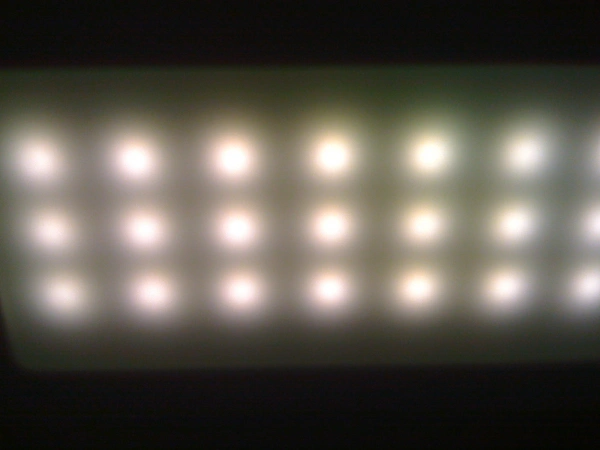 BrightQuantumlampiphone2photo